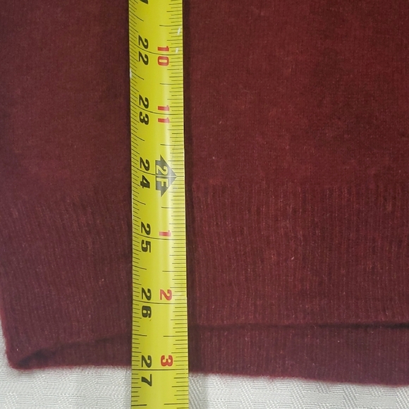 Club Room Cashmere V-Neck  Sweater in Deep Burgundy - Picture 4 of 10